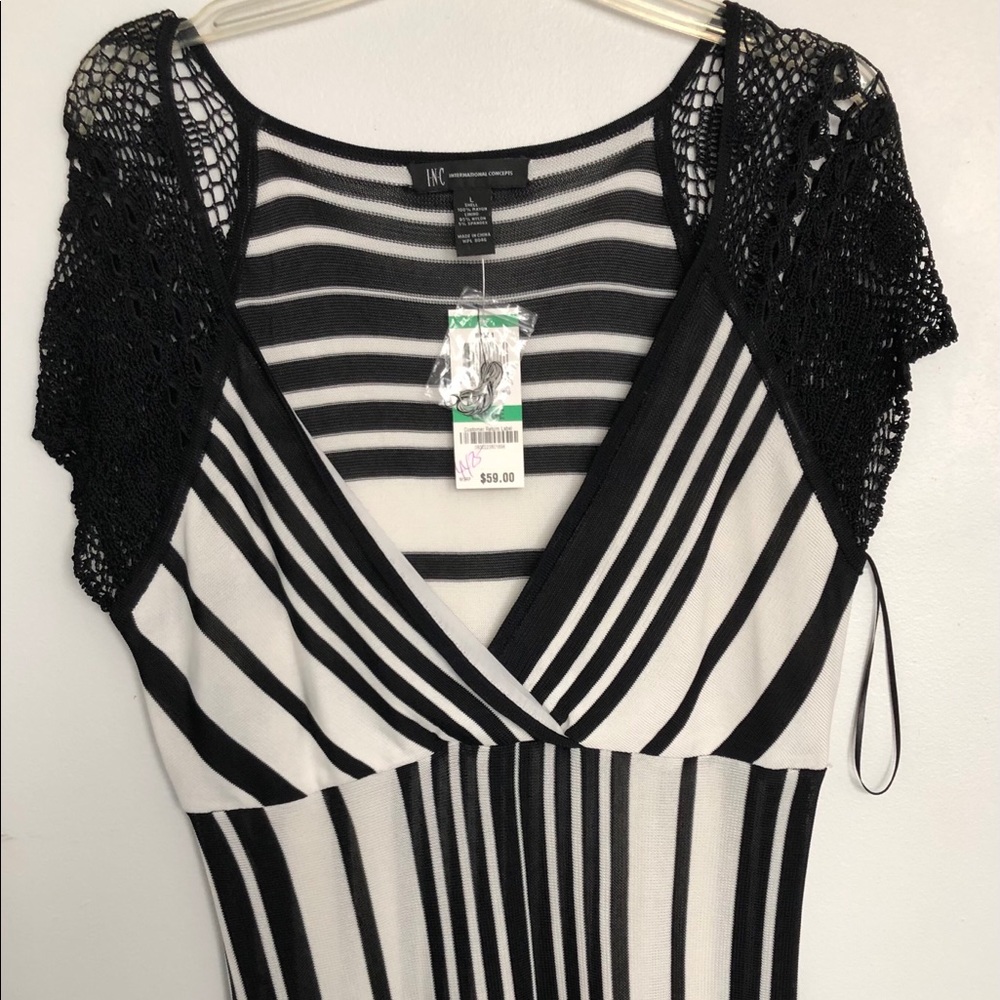 I•N•C Crochet sleeves Top